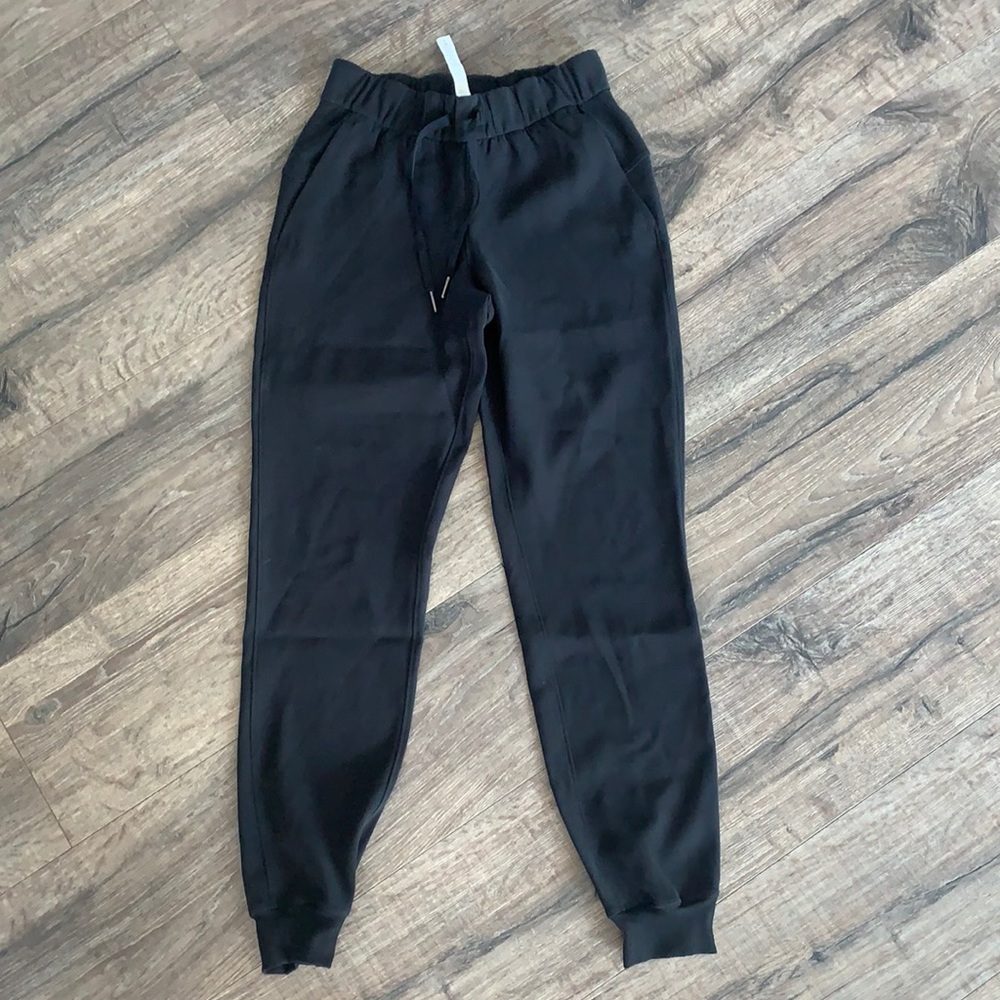 Lululemon Stretch high rise joggers. Size 2
